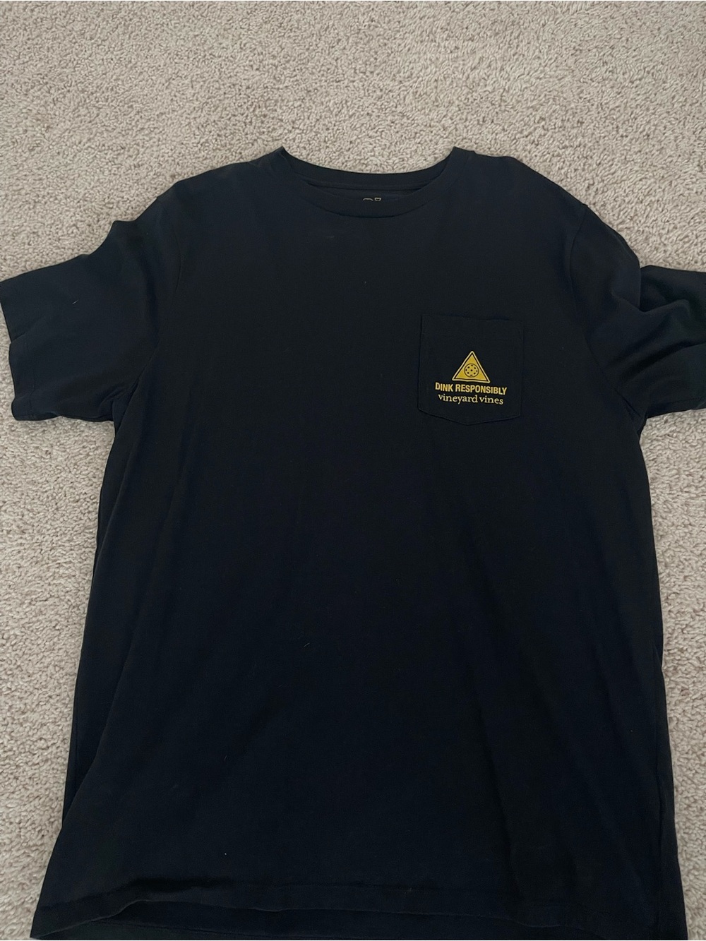 Vineyard Vines Black Short-Sleeve Pocket Tee with Yellow Pocket Graphic